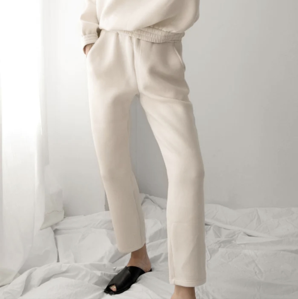 Women Kendal pant Bone sz S NWT excellent  condition Leze the label